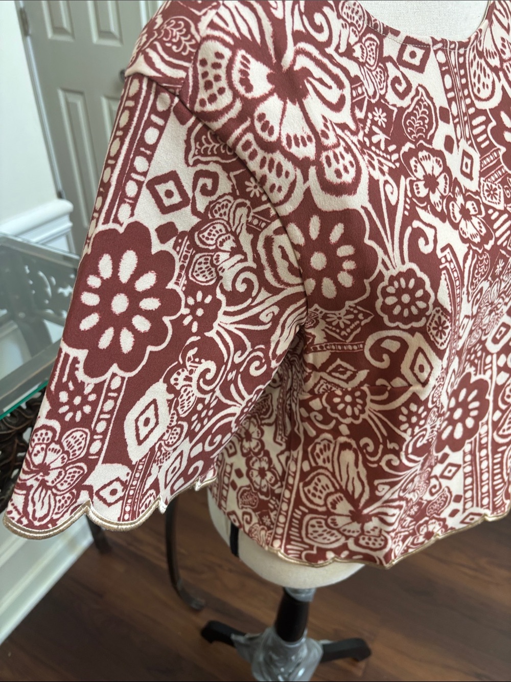 Anthropology Dolan Cream & Rust Floral Scallop-Hem/sleeve Blouse size Medium - Picture 3 of 6
